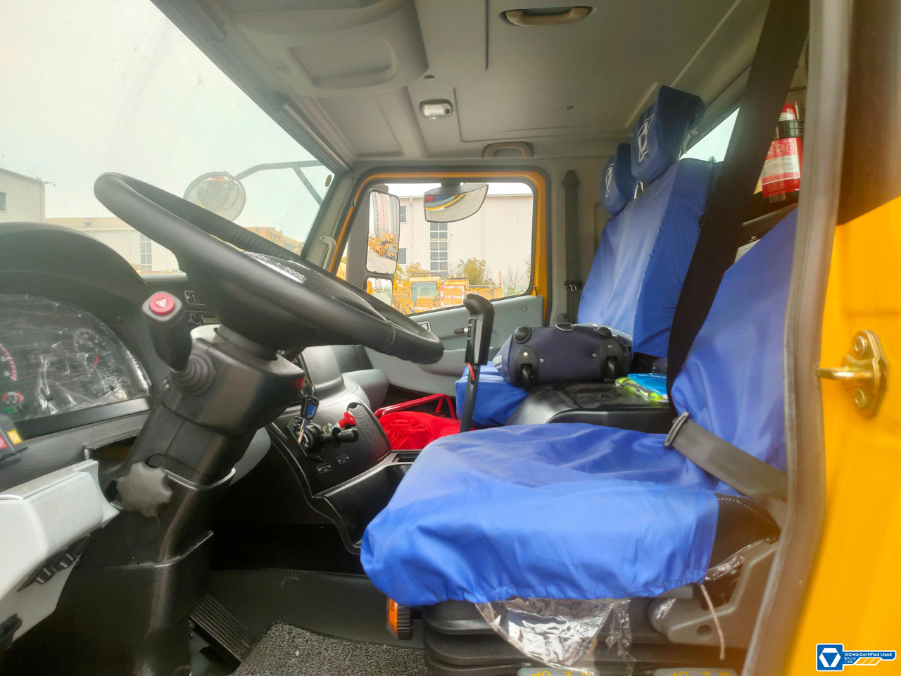 Grue mobile XCMG QY180K5C hydraulic telescopic boom diesel lift crane truck: photos 8 Grue mobile XCMG QY180K5C hydraulic telescopic boom diesel lift crane truck: photos 8