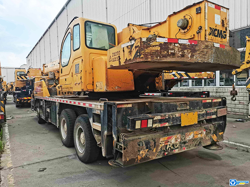 XCMG QY25K-II 25ton 2014 used second hand pickup crane for sale - Grue mobile: photos 2 XCMG QY25K-II 25ton 2014 used second hand pickup crane for sale - Grue mobile: photos 2