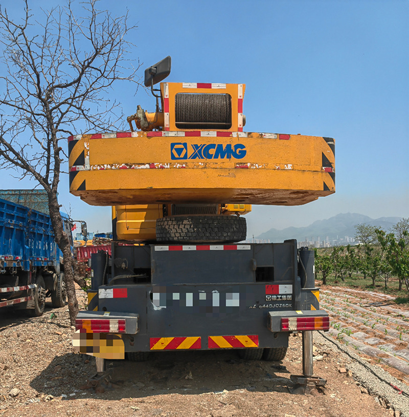 XCMG QY50KC hot sale used 50ton hydraulic crane truck price - Grue mobile: photos 4 XCMG QY50KC hot sale used 50ton hydraulic crane truck price - Grue mobile: photos 4
