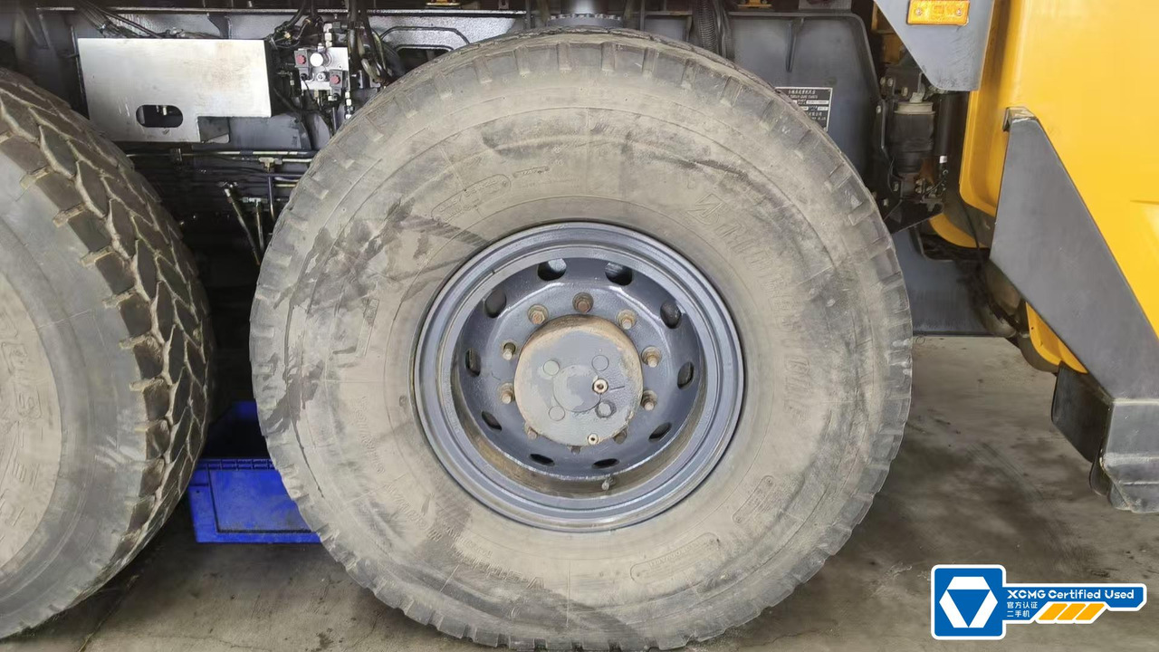 XCMG XCA550 550ton all terrain crane with diesel engine - Grue tout-terrain: photos 3 XCMG XCA550 550ton all terrain crane with diesel engine - Grue tout-terrain: photos 3