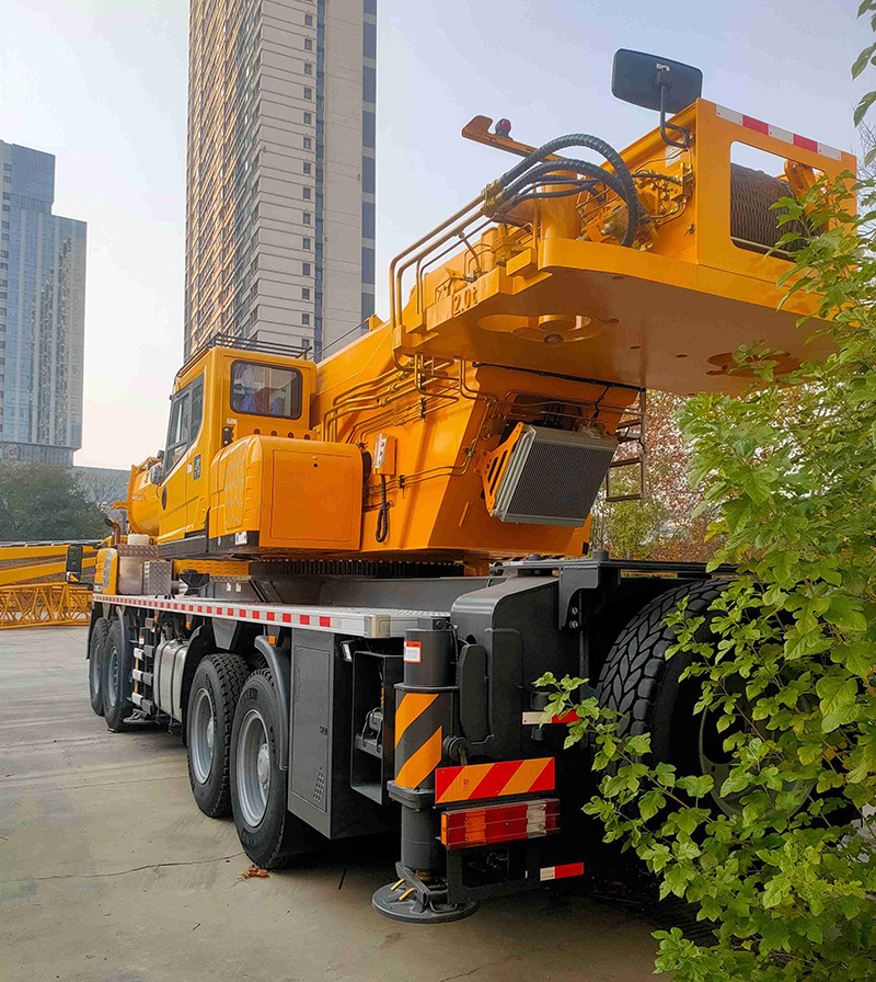 XCMG XCT100L7-I 100ton used pickup mobile hoist crane price - Grue mobile: photos 3 XCMG XCT100L7-I 100ton used pickup mobile hoist crane price - Grue mobile: photos 3