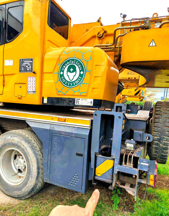 XCMG XCT16_Y 16ton mobile drive 4-Section Telescopic Crane truck - Grue mobile: photos 5 XCMG XCT16_Y 16ton mobile drive 4-Section Telescopic Crane truck - Grue mobile: photos 5