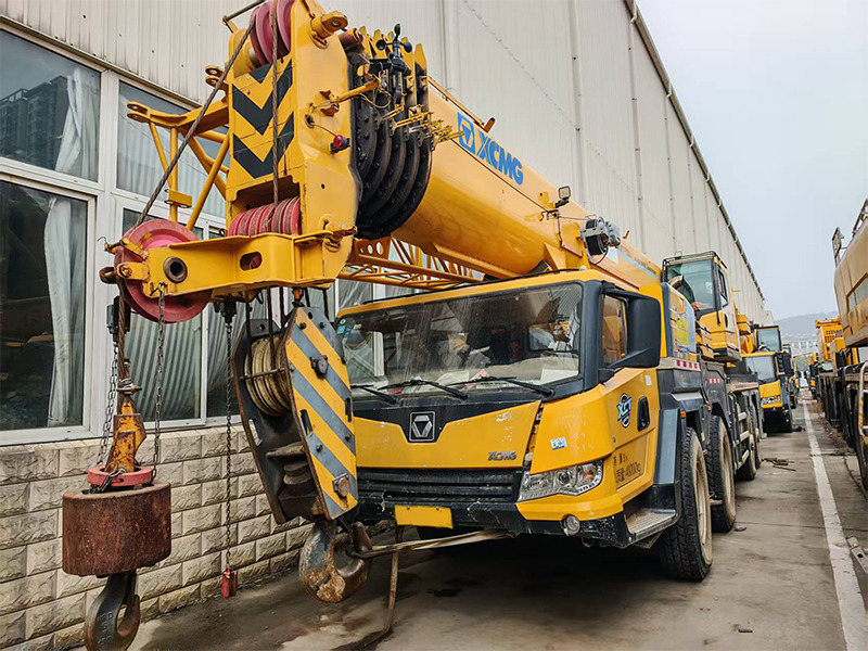 XCMG XCT80L6 80ton Mobile used hoist machine Lifting Truck Crane for Sale - Grue mobile: photos 5 XCMG XCT80L6 80ton Mobile used hoist machine Lifting Truck Crane for Sale - Grue mobile: photos 5