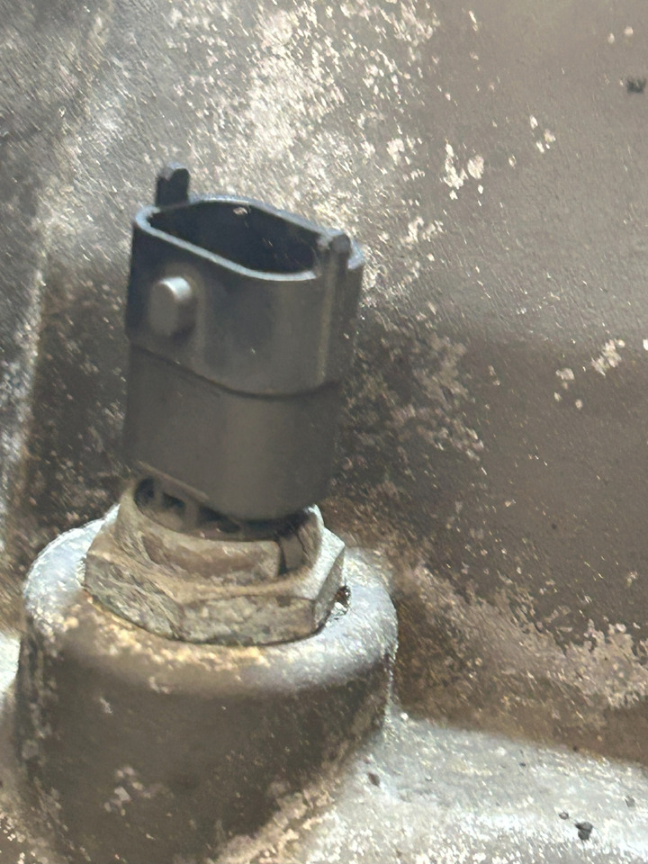 DAF OIL MODULE DAF XF - Filtre à huile: photos 3 DAF OIL MODULE DAF XF - Filtre à huile: photos 3