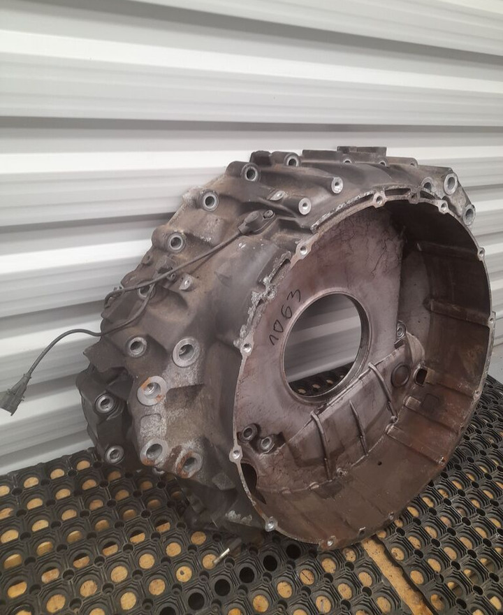DAF XF 106 1856592 DAF truck - Volant moteur pour Camion: photos 4 DAF XF 106 1856592 DAF truck - Volant moteur pour Camion: photos 4