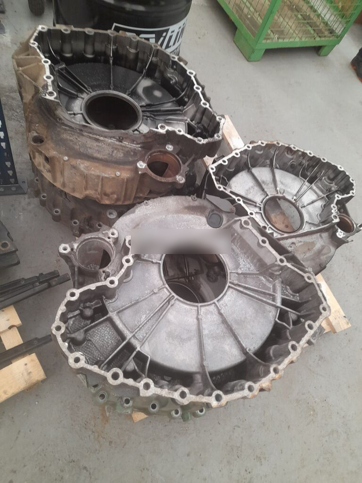 DAF XF 106 1856592 DAF truck - Volant moteur pour Camion: photos 1 DAF XF 106 1856592 DAF truck - Volant moteur pour Camion: photos 1