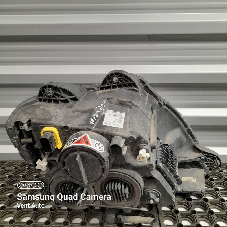 DAF XF 106 1857526 DAF 1857526 truck - Feu avant pour Camion: photos 2 DAF XF 106 1857526 DAF 1857526 truck - Feu avant pour Camion: photos 2