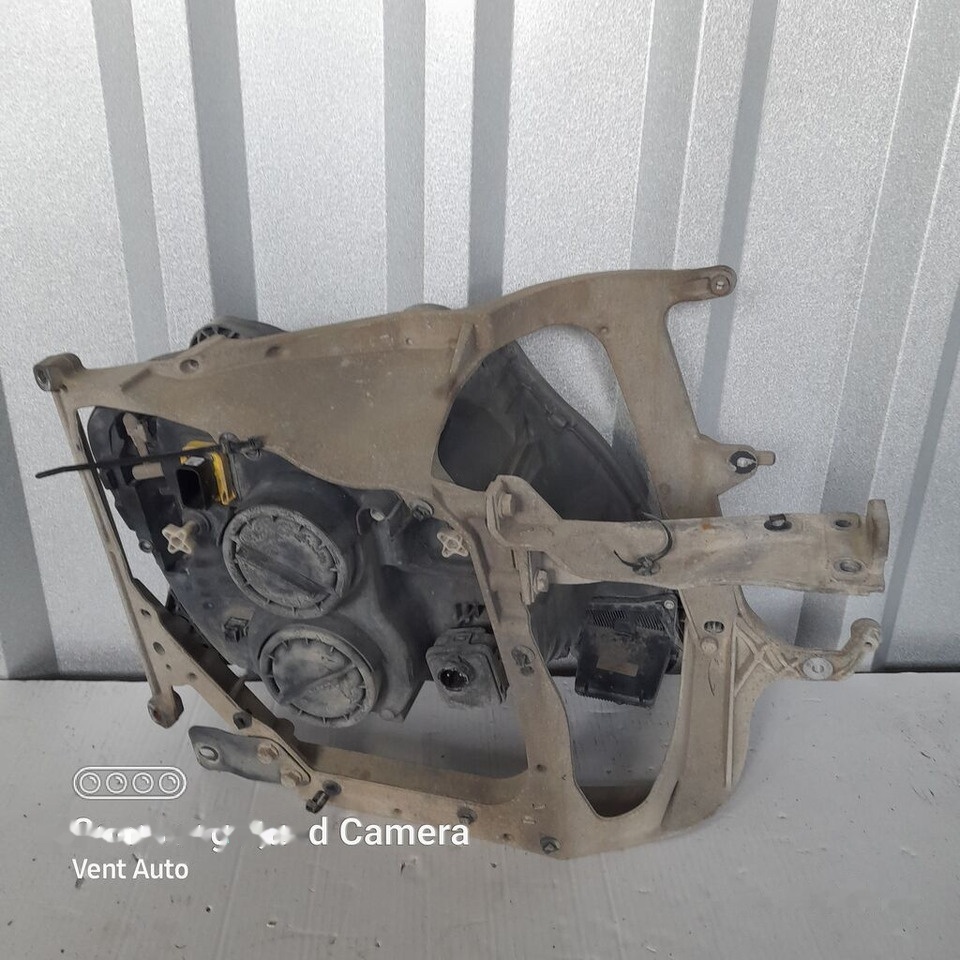 DAF XF 106 1939777 / 1798448 LH DAF 1939777 / 1798448 LH truck - Feu avant pour Camion: photos 3 DAF XF 106 1939777 / 1798448 LH DAF 1939777 / 1798448 LH truck - Feu avant pour Camion: photos 3