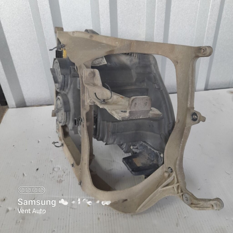 DAF XF 106 1939777 / 1798448 LH DAF 1939777 / 1798448 LH truck - Feu avant pour Camion: photos 5 DAF XF 106 1939777 / 1798448 LH DAF 1939777 / 1798448 LH truck - Feu avant pour Camion: photos 5