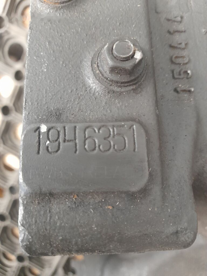 DAF XF 106 1946351 truck - Collecteur d'admission pour Camion: photos 3 DAF XF 106 1946351 truck - Collecteur d'admission pour Camion: photos 3