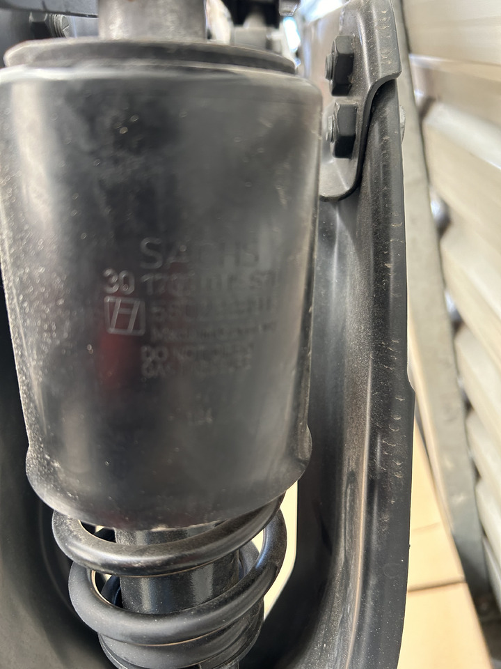 IVECO CABIN SUSPENSION REAR WITH SHOCK ABSORBERS S-WAY BRAND NEW - Suspension de cabine: photos 3 IVECO CABIN SUSPENSION REAR WITH SHOCK ABSORBERS S-WAY BRAND NEW - Suspension de cabine: photos 3