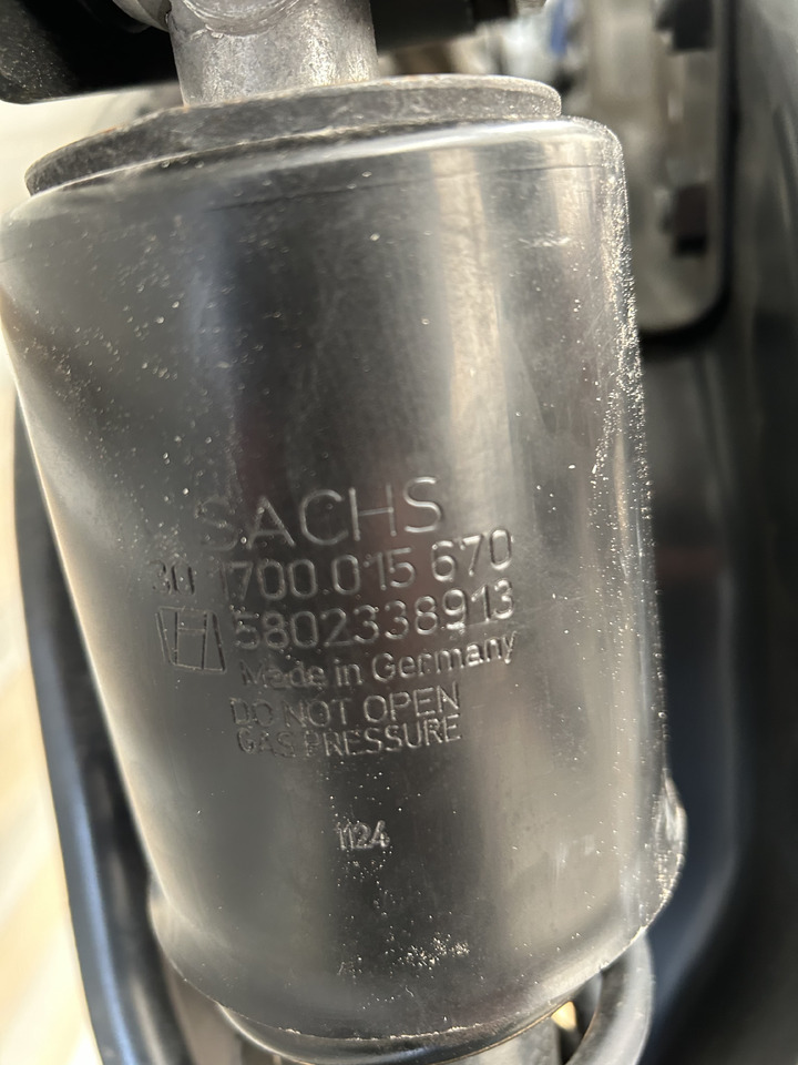 IVECO CABIN SUSPENSION REAR WITH SHOCK ABSORBERS S-WAY BRAND NEW - Suspension de cabine: photos 2 IVECO CABIN SUSPENSION REAR WITH SHOCK ABSORBERS S-WAY BRAND NEW - Suspension de cabine: photos 2