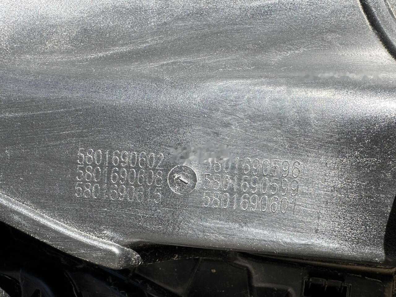 IVECO EUROCARGO/ 5801690602 / 5801745452 / 5801745449 IVECO 5801690602 / 5801745452 / 5801745449 - Pare-chocs pour Camion: photos 5 IVECO EUROCARGO/ 5801690602 / 5801745452 / 5801745449 IVECO 5801690602 / 5801745452 / 5801745449 - Pare-chocs pour Camion: photos 5