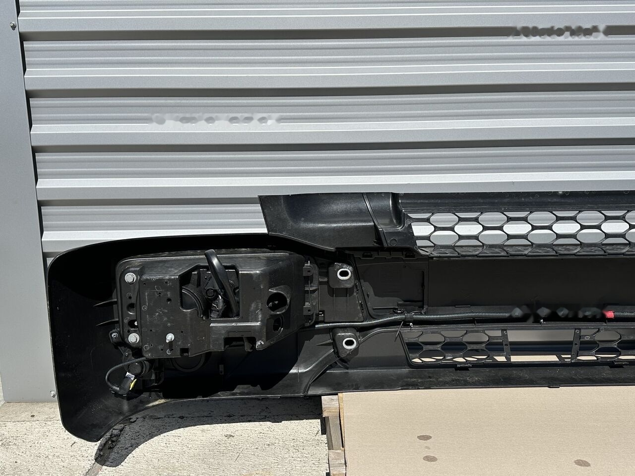 IVECO EUROCARGO STRALIS 5801696199 / 5801745452 / 5801745449 - Pare-chocs pour Camion: photos 5 IVECO EUROCARGO STRALIS 5801696199 / 5801745452 / 5801745449 - Pare-chocs pour Camion: photos 5