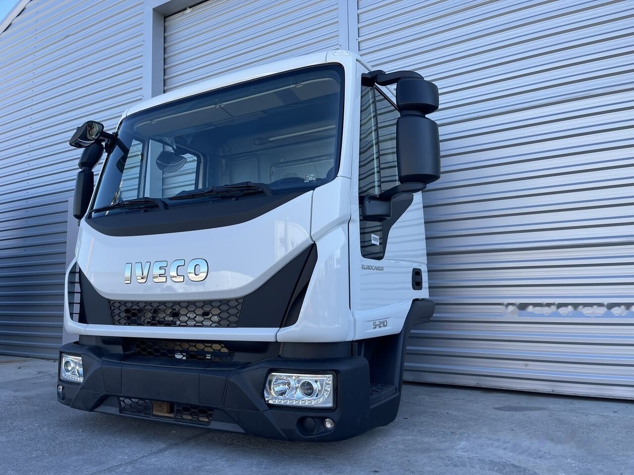 IVECO Eurocargo for IVECO Eurocargo DAY cabine - Cabine pour Voiture: photos 1 IVECO Eurocargo for IVECO Eurocargo DAY cabine - Cabine pour Voiture: photos 1