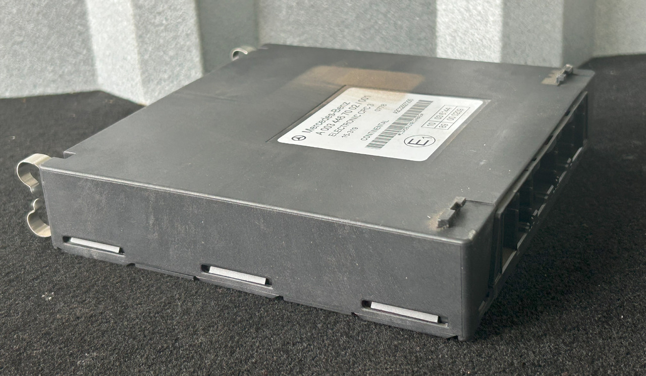 MERCEDES AROCS MP4 CPC3 - Bloc de gestion: photos 3 MERCEDES AROCS MP4 CPC3 - Bloc de gestion: photos 3
