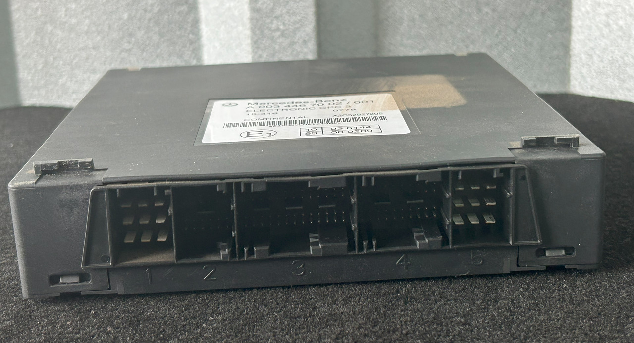 MERCEDES AROCS MP4 CPC3 - Bloc de gestion: photos 2 MERCEDES AROCS MP4 CPC3 - Bloc de gestion: photos 2