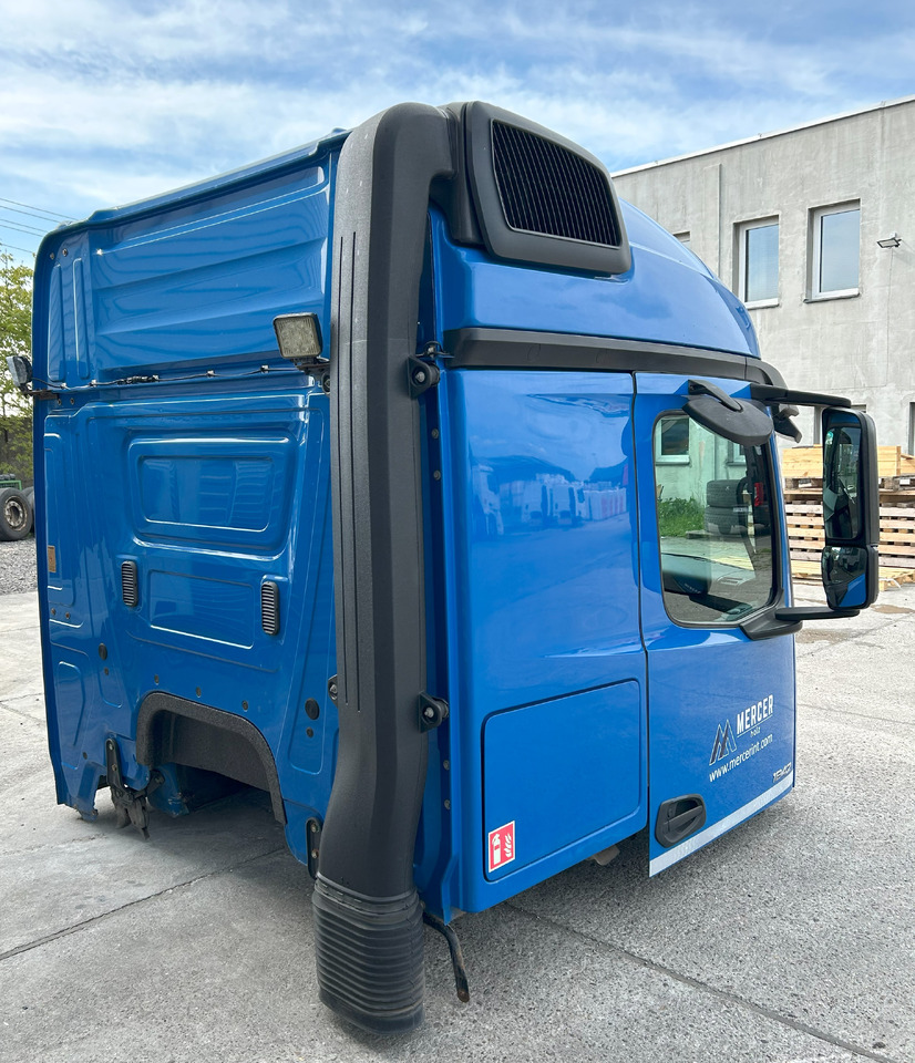 MERCEDES AROCS MP4 L STREAM SPACE 2.30M , tunnel 170 mm - Cabine: photos 5 MERCEDES AROCS MP4 L STREAM SPACE 2.30M , tunnel 170 mm - Cabine: photos 5