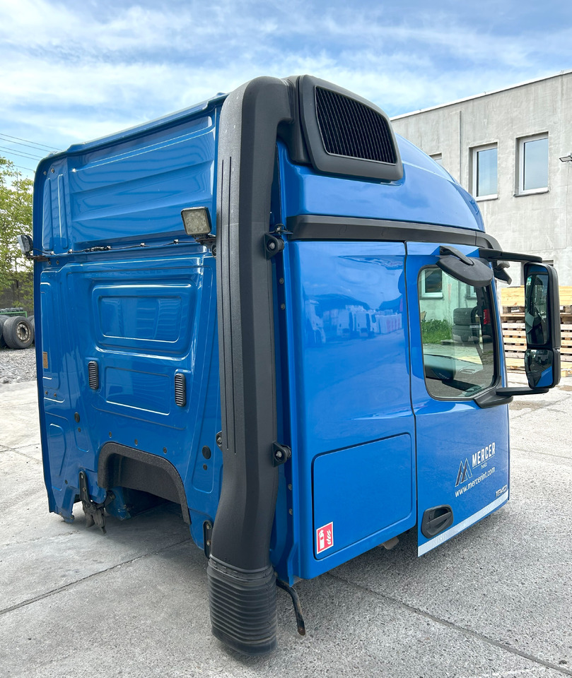 MERCEDES AROCS MP4 L STREAM SPACE 2.30M , tunnel 170 mm - Cabine: photos 4 MERCEDES AROCS MP4 L STREAM SPACE 2.30M , tunnel 170 mm - Cabine: photos 4