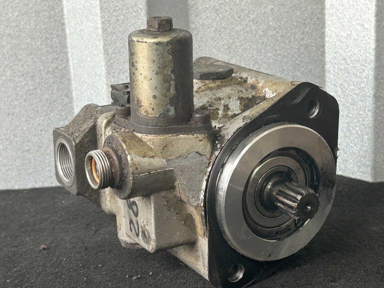 MERCEDES-BENZ ACTROS MP4 POWER STEERING PUMP - Pompe de support pour Camion: photos 1 MERCEDES-BENZ ACTROS MP4 POWER STEERING PUMP - Pompe de support pour Camion: photos 1