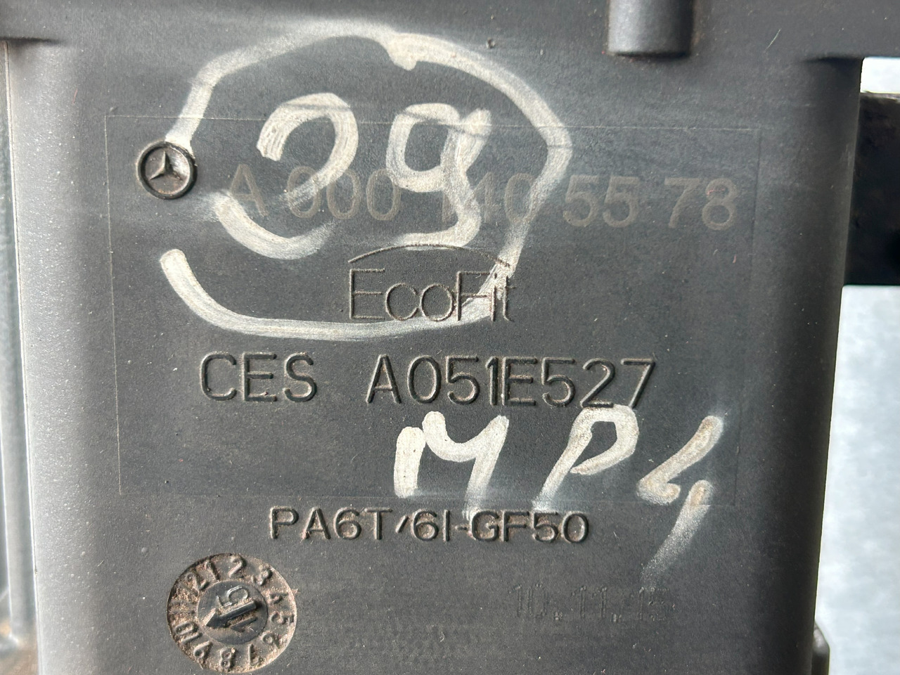 MERCEDES-BENZ AROCS MP4 ADBLUE PUMP - Système d'échappement pour Camion: photos 2 MERCEDES-BENZ AROCS MP4 ADBLUE PUMP - Système d'échappement pour Camion: photos 2