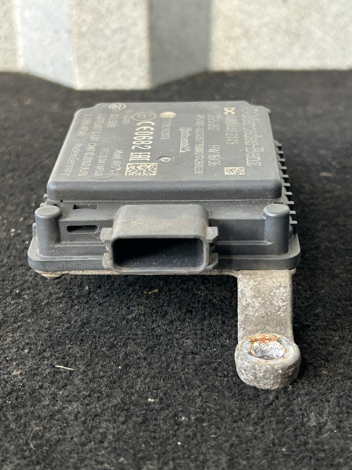 MERCEDES-BENZ RADAR DISTRONIC ACTROS MP4 - Bloc de gestion: photos 3 MERCEDES-BENZ RADAR DISTRONIC ACTROS MP4 - Bloc de gestion: photos 3