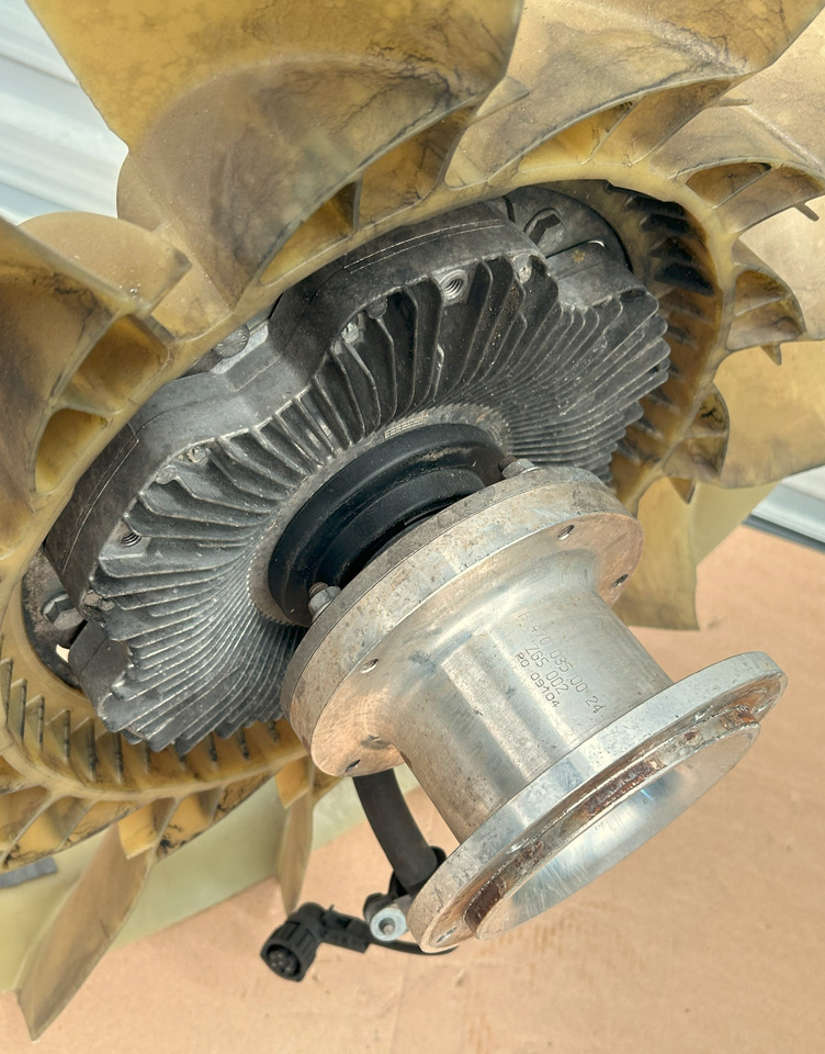 MERCEDES-BENZ VISCOT CLUTCH + FAN ACTROS MP4 - Ventilateur pour Camion: photos 4 MERCEDES-BENZ VISCOT CLUTCH + FAN ACTROS MP4 - Ventilateur pour Camion: photos 4