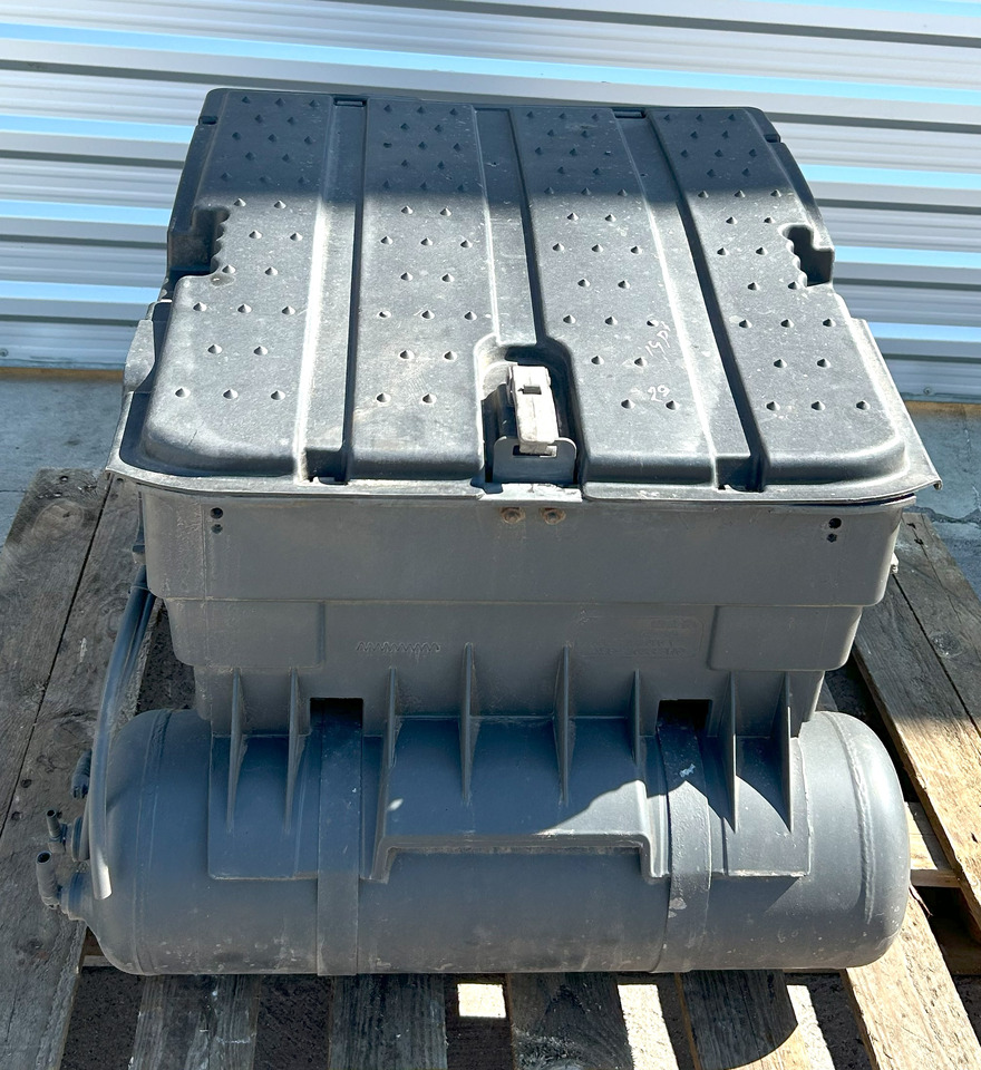 Mercedes AROCS MP4 BATTERY BOX WITH CYLINDERS - Accumulateur pour Camion: photos 3 Mercedes AROCS MP4 BATTERY BOX WITH CYLINDERS - Accumulateur pour Camion: photos 3