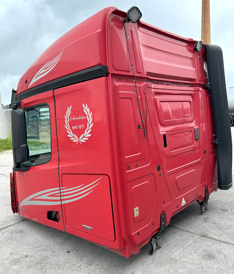 Mercedes Actros MP4 L StreamSpace 2,50 - Cabine: photos 3 Mercedes Actros MP4 L StreamSpace 2,50 - Cabine: photos 3