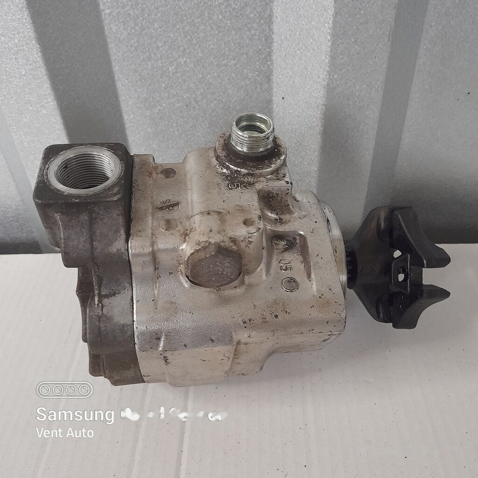 Mercedes-Benz A9604600280 Mercedes-Benz ACTROS MP4 A9604600280 truck - Pompe de support pour Camion: photos 2 Mercedes-Benz A9604600280 Mercedes-Benz ACTROS MP4 A9604600280 truck - Pompe de support pour Camion: photos 2
