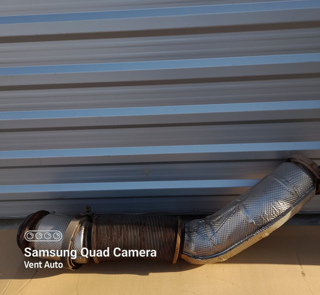 Mercedes-Benz A9614902450 Mercedes-Benz ACTROS MP5 22R truck - Tube d'echappement pour Camion: photos 1 Mercedes-Benz A9614902450 Mercedes-Benz ACTROS MP5 22R truck - Tube d'echappement pour Camion: photos 1