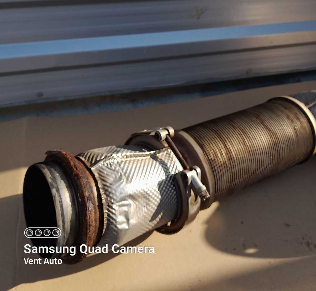 Mercedes-Benz A9614902450 Mercedes-Benz ACTROS MP5 22R truck - Tube d'echappement pour Camion: photos 3 Mercedes-Benz A9614902450 Mercedes-Benz ACTROS MP5 22R truck - Tube d'echappement pour Camion: photos 3