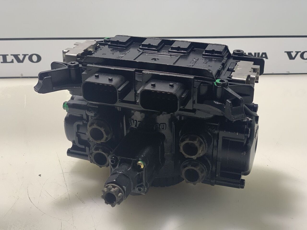 Mercedes-Benz ACTROS 4801050060 Mercedes-Benz ACTROS truck - Valve de frein pour Camion: photos 4 Mercedes-Benz ACTROS 4801050060 Mercedes-Benz ACTROS truck - Valve de frein pour Camion: photos 4