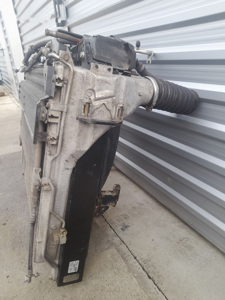 Mercedes-Benz ACTROS MP4 A9605002801 - Intercooler pour Camion: photos 2 Mercedes-Benz ACTROS MP4 A9605002801 - Intercooler pour Camion: photos 2