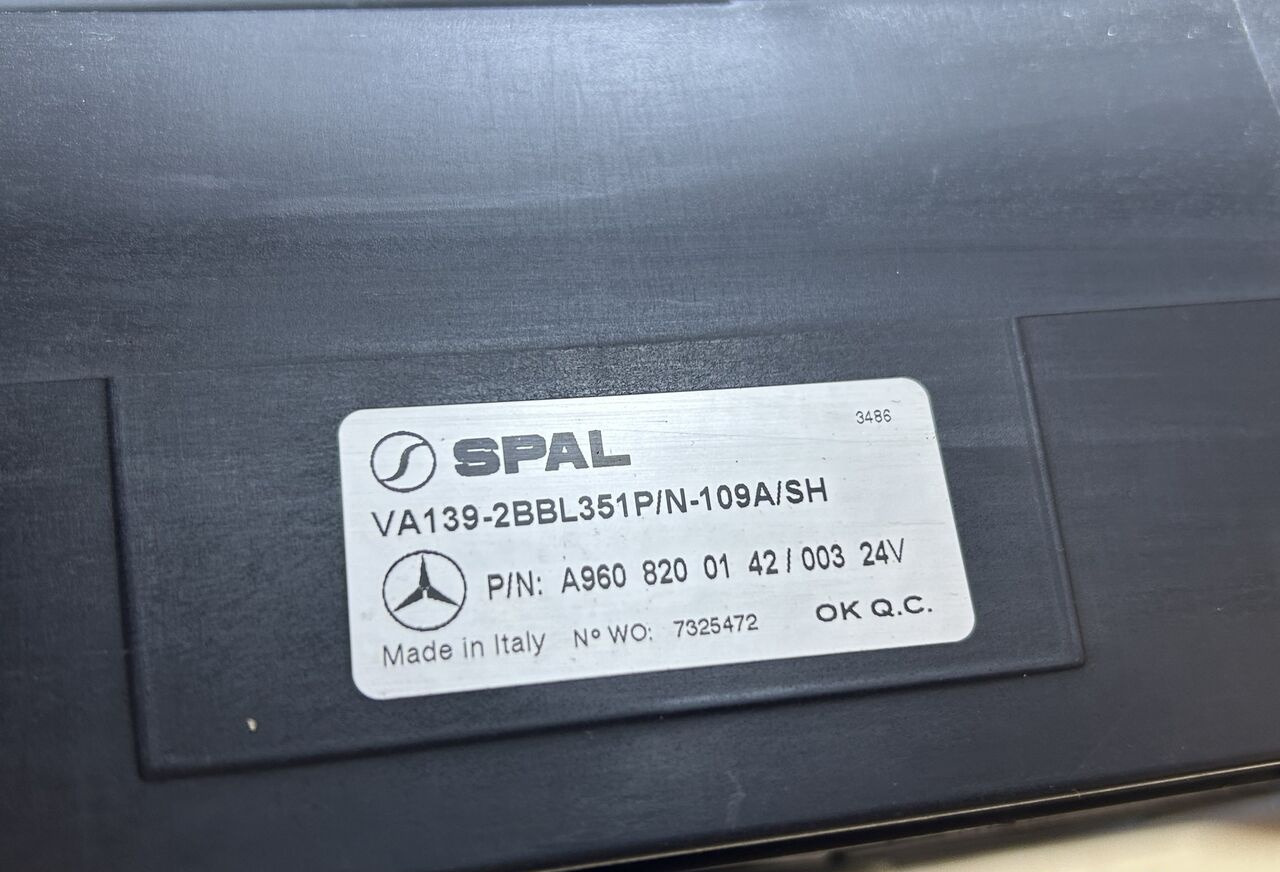 Mercedes-Benz ACTROS MP4 A9608200142 Mercedes-Benz ACTROS MP4 truck - Ventilateur pour Camion: photos 2 Mercedes-Benz ACTROS MP4 A9608200142 Mercedes-Benz ACTROS MP4 truck - Ventilateur pour Camion: photos 2