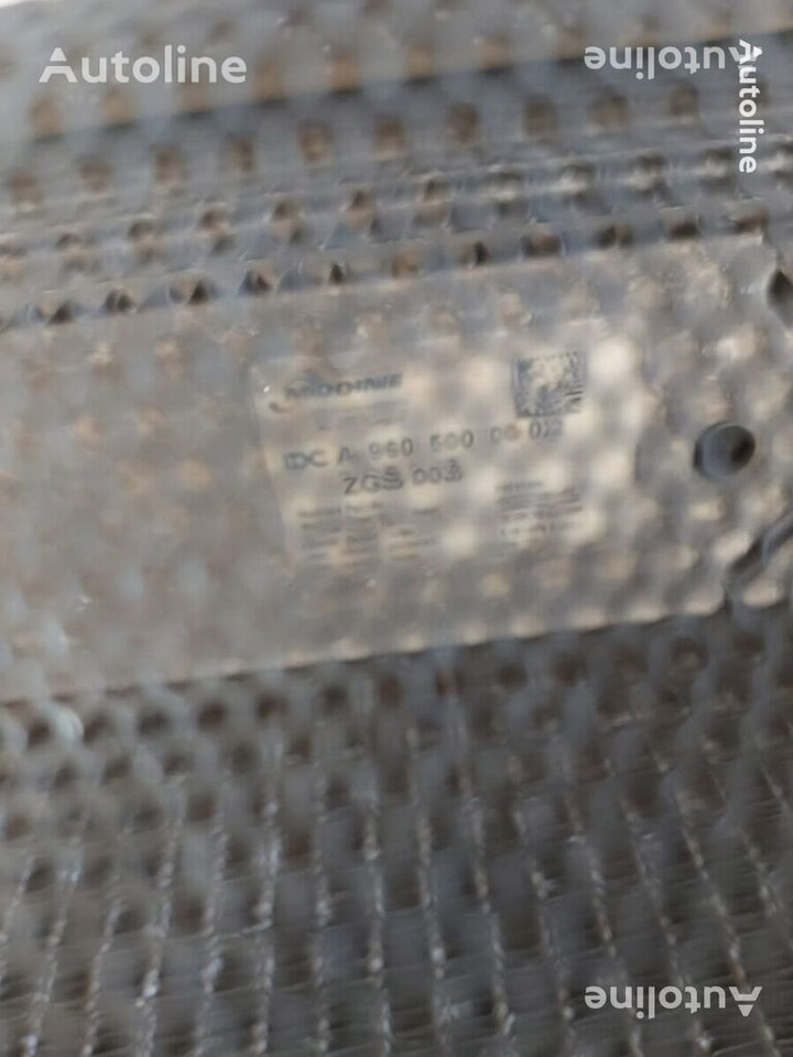 Mercedes-Benz ACTROS MP4 truck - Radiateur pour Camion: photos 5 Mercedes-Benz ACTROS MP4 truck - Radiateur pour Camion: photos 5