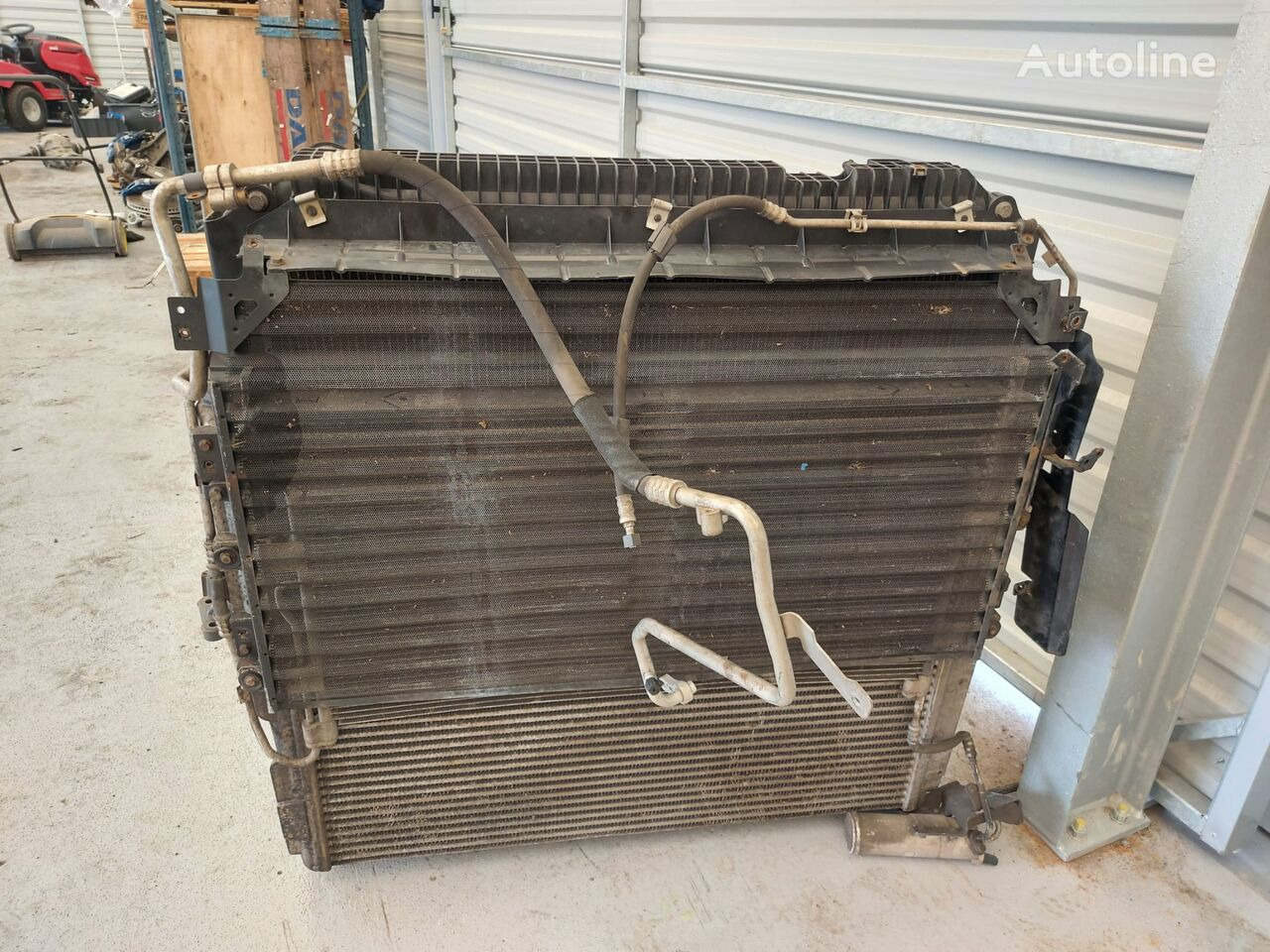 Mercedes-Benz ACTROS MP4 truck - Radiateur pour Camion: photos 3 Mercedes-Benz ACTROS MP4 truck - Radiateur pour Camion: photos 3