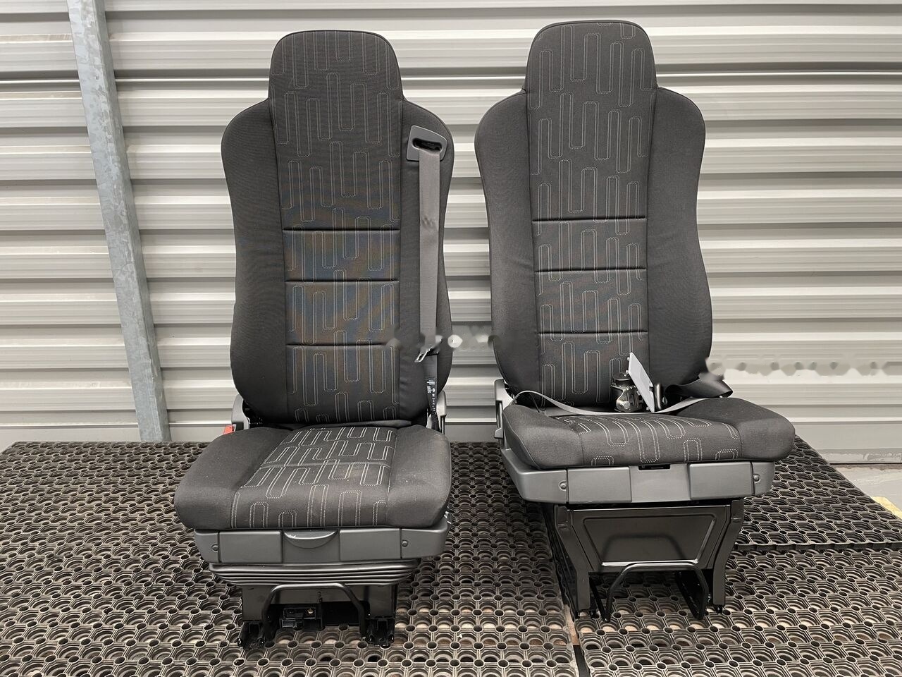 Mercedes-Benz ATEGO SEATS BRAND NEW truck - Siège pour Camion: photos 1 Mercedes-Benz ATEGO SEATS BRAND NEW truck - Siège pour Camion: photos 1