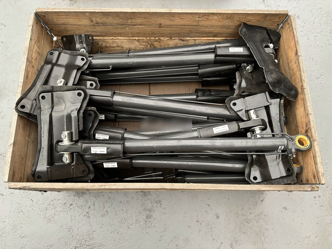 SIŁOWNIK PODNOSZENIA KABINY MB0035534405 ACTROS ATEGO MP4 Mercedes-Benz MB0035534405 truck - Vérin hydraulique pour Camion: photos 5 SIŁOWNIK PODNOSZENIA KABINY MB0035534405 ACTROS ATEGO MP4 Mercedes-Benz MB0035534405 truck - Vérin hydraulique pour Camion: photos 5