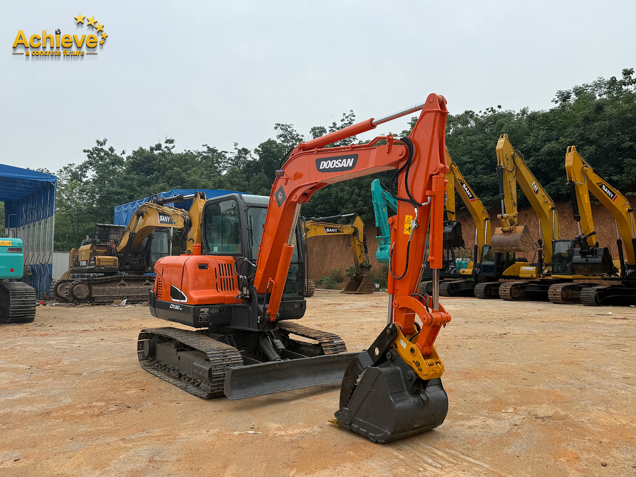 DOOSAN Diwanlun DX60-9 Excavator 38.9(52.1)/2100kW(HP) / rpm D24C 0.23m3 5700kg 4.2+2.8Ton 【ACHIEVE】 TOP CONDITION!!! - Pelle sur chenille: photos 2 DOOSAN Diwanlun DX60-9 Excavator 38.9(52.1)/2100kW(HP) / rpm D24C 0.23m3 5700kg 4.2+2.8Ton 【ACHIEVE】 TOP CONDITION!!! - Pelle sur chenille: photos 2