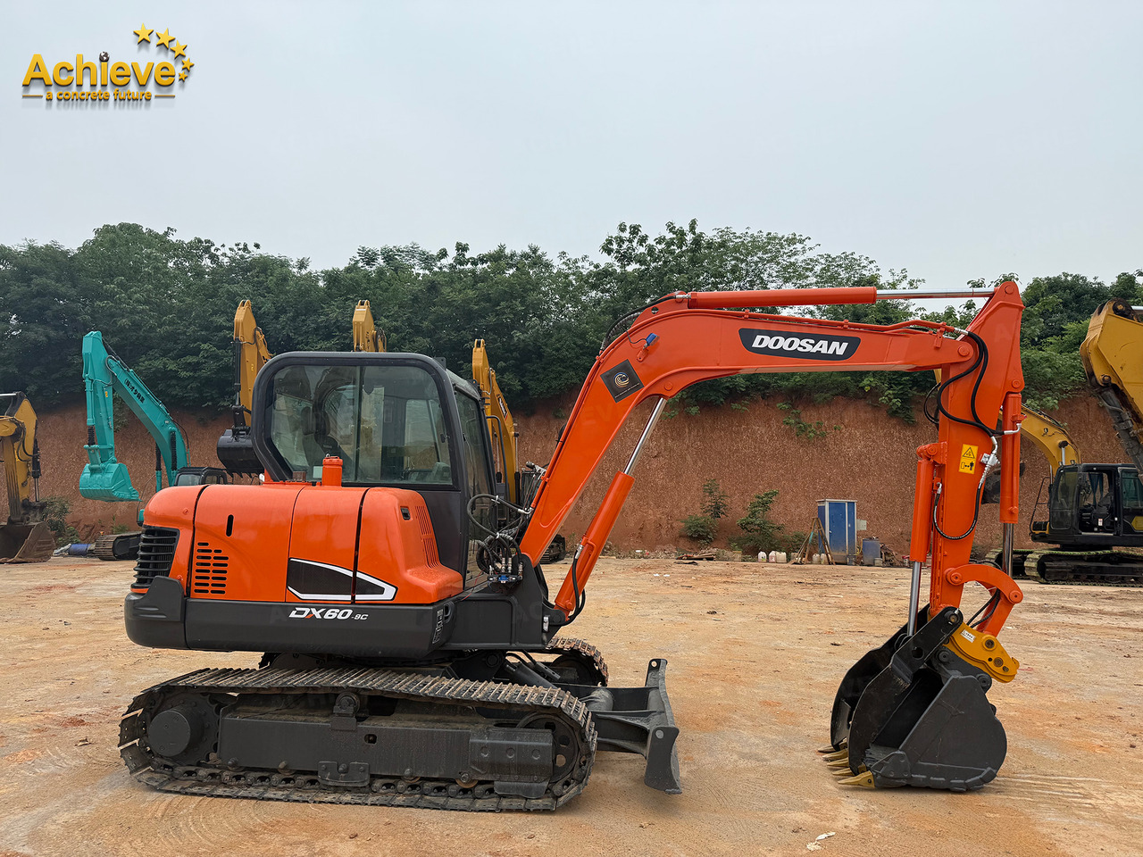 DOOSAN Diwanlun DX60-9 Excavator 38.9(52.1)/2100kW(HP) / rpm D24C 0.23m3 5700kg 4.2+2.8Ton 【ACHIEVE】 TOP CONDITION!!! - Pelle sur chenille: photos 4 DOOSAN Diwanlun DX60-9 Excavator 38.9(52.1)/2100kW(HP) / rpm D24C 0.23m3 5700kg 4.2+2.8Ton 【ACHIEVE】 TOP CONDITION!!! - Pelle sur chenille: photos 4