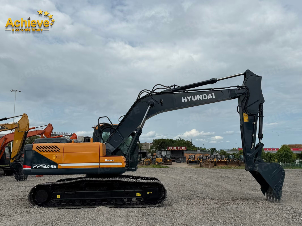 Hyundai Hyundai Heavy Industries R225LC-9 excavator Cummins B5.9-C 112/1950kw/rpm 1.05m³ 22ton Remanufactured【ACHIEVE】 TOP CONDITION!!! - Pelle sur chenille: photos 2 Hyundai Hyundai Heavy Industries R225LC-9 excavator Cummins B5.9-C 112/1950kw/rpm 1.05m³ 22ton Remanufactured【ACHIEVE】 TOP CONDITION!!! - Pelle sur chenille: photos 2