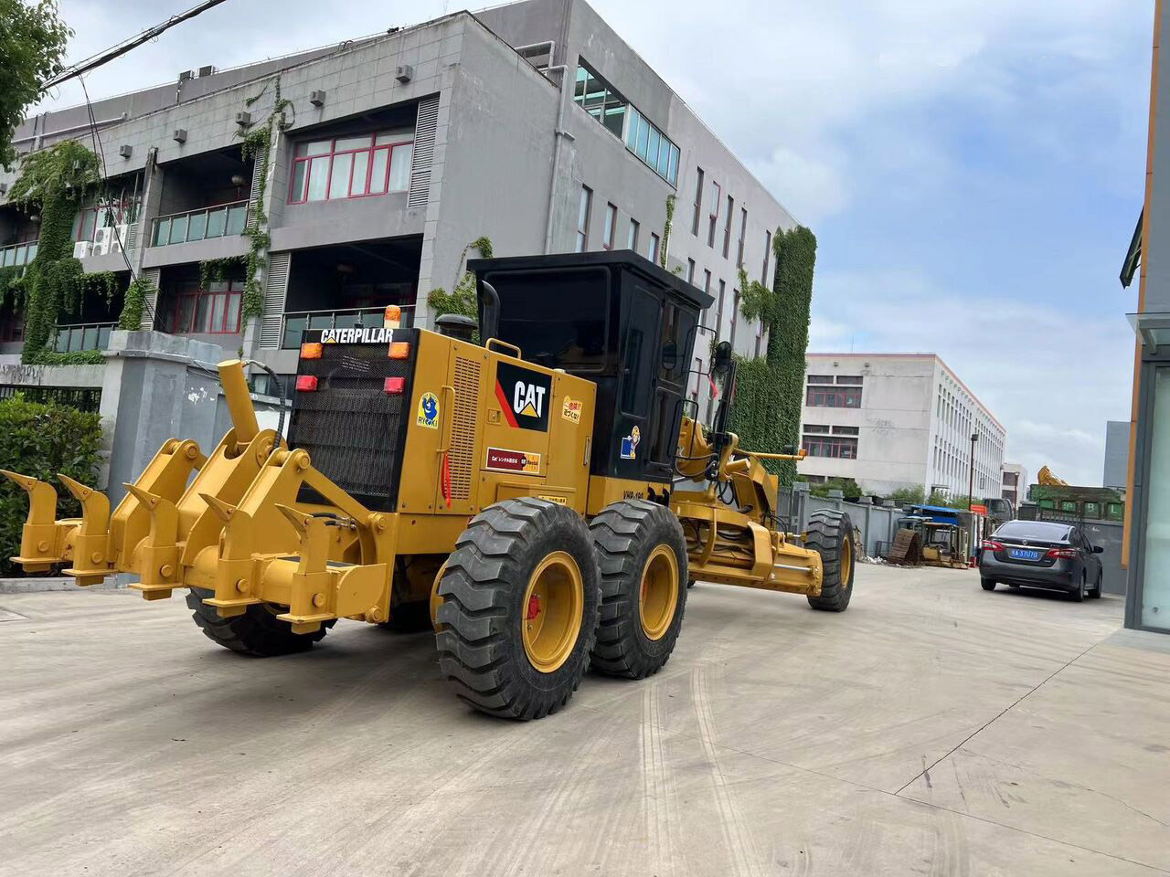 Caterpillar Motor Grader Secondhand CAT 140K, 140H with Good Price - Niveleuse: photos 3 Caterpillar Motor Grader Secondhand CAT 140K, 140H with Good Price - Niveleuse: photos 3