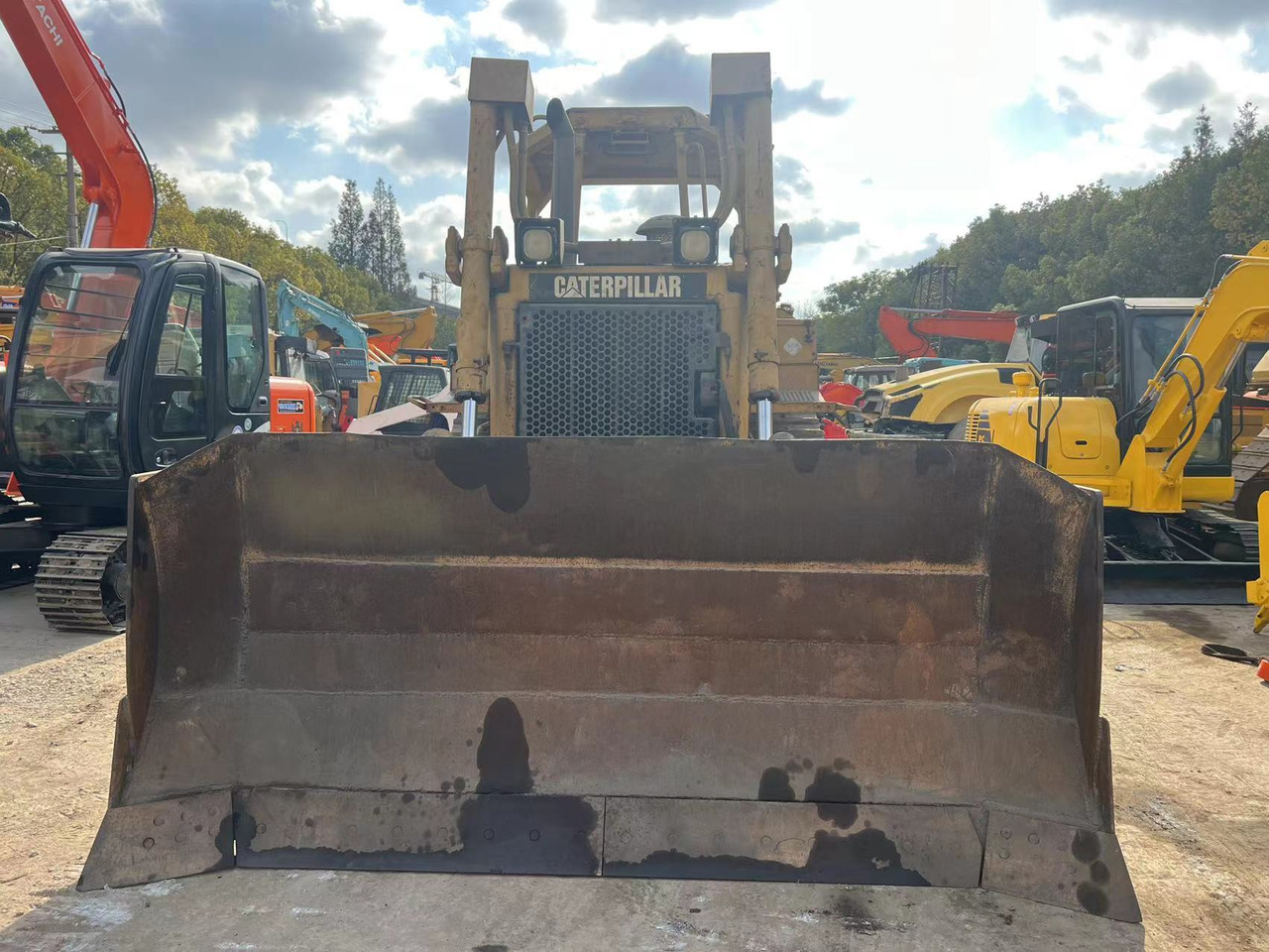 Caterpillar Original Condition CAT D6R bulldozer with Rippers - Bulldozer: photos 3 Caterpillar Original Condition CAT D6R bulldozer with Rippers - Bulldozer: photos 3