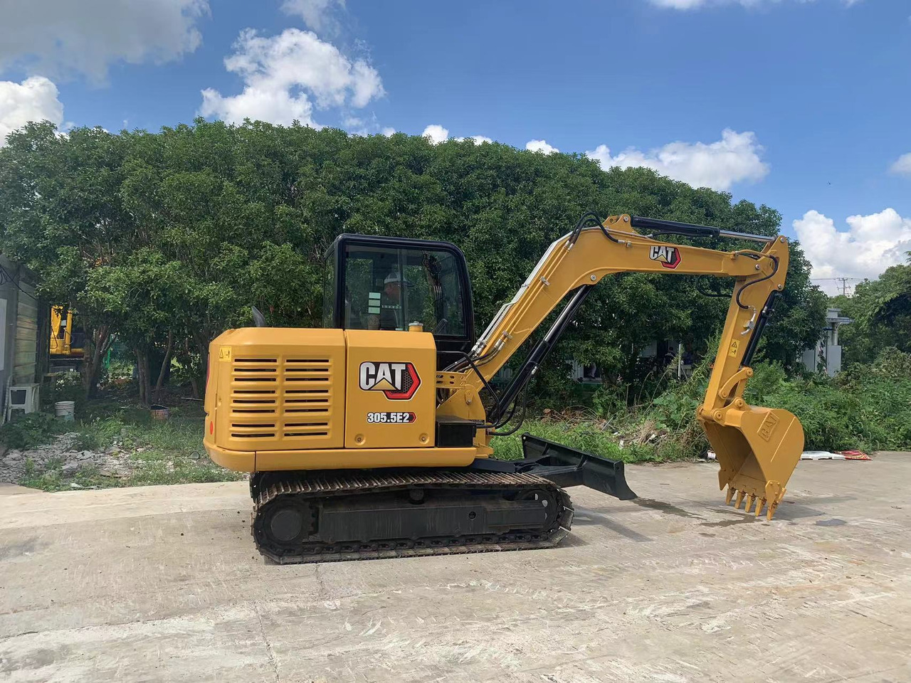 Caterpillar Secondhand Excavator CAT 305.5E2 - Pelle sur chenille: photos 1 Caterpillar Secondhand Excavator CAT 305.5E2 - Pelle sur chenille: photos 1