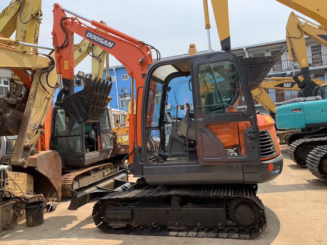 Doosan mini excavator 6 ton small digger Doosan DH60, DX60 - Mini pelle: photos 4 Doosan mini excavator 6 ton small digger Doosan DH60, DX60 - Mini pelle: photos 4