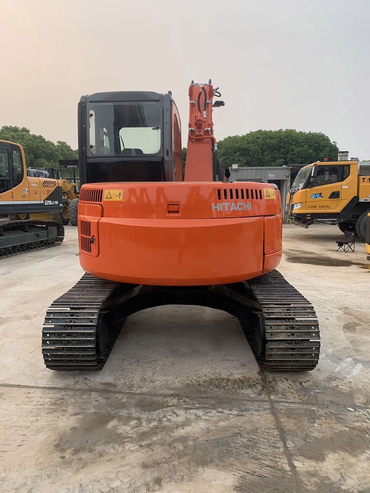 Hitachi Tracked Excavator ZX75 with Blade Dozer - Pelle sur chenille: photos 4 Hitachi Tracked Excavator ZX75 with Blade Dozer - Pelle sur chenille: photos 4