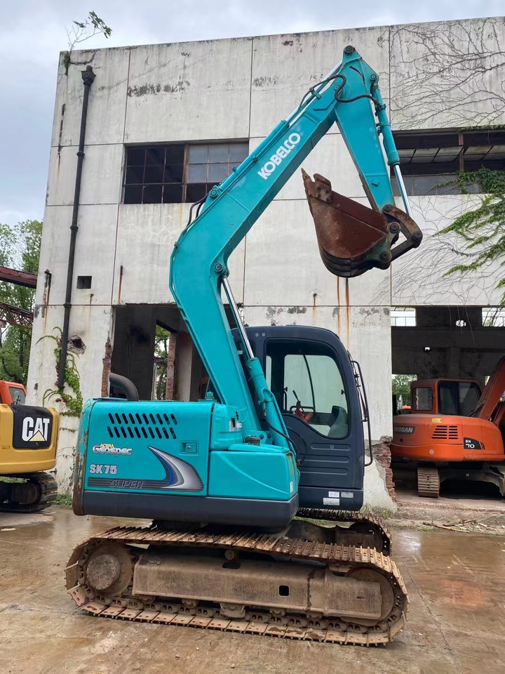 Kobelco SK75, SK55 Original Condition Japan Excavator - Pelle sur chenille: photos 3 Kobelco SK75, SK55 Original Condition Japan Excavator - Pelle sur chenille: photos 3