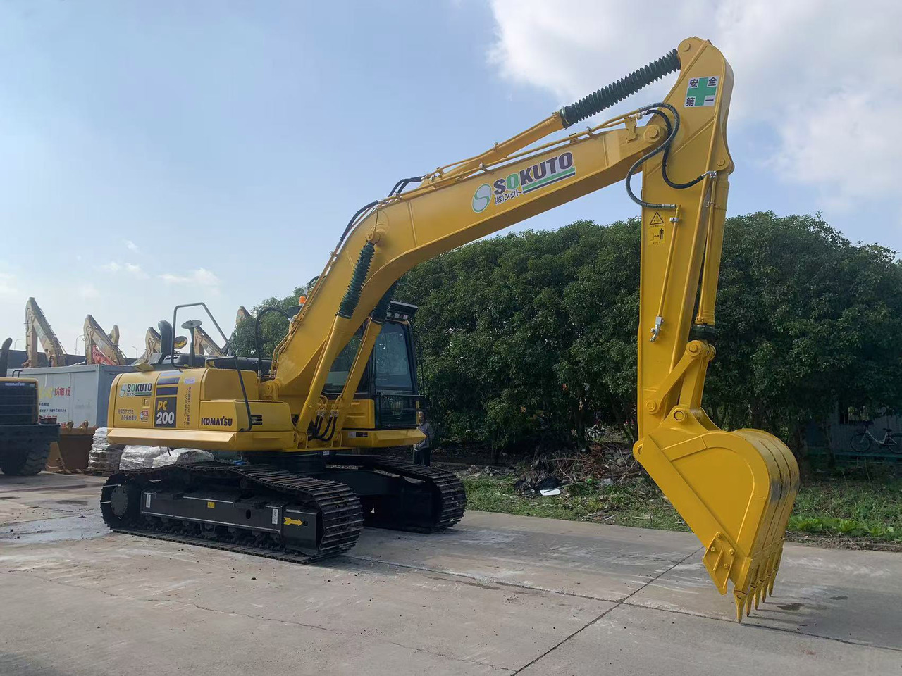 Komatsu Excavator PC200, PC210, PC220 Japan Origin Construction Machine - Pelle sur chenille: photos 2 Komatsu Excavator PC200, PC210, PC220 Japan Origin Construction Machine - Pelle sur chenille: photos 2