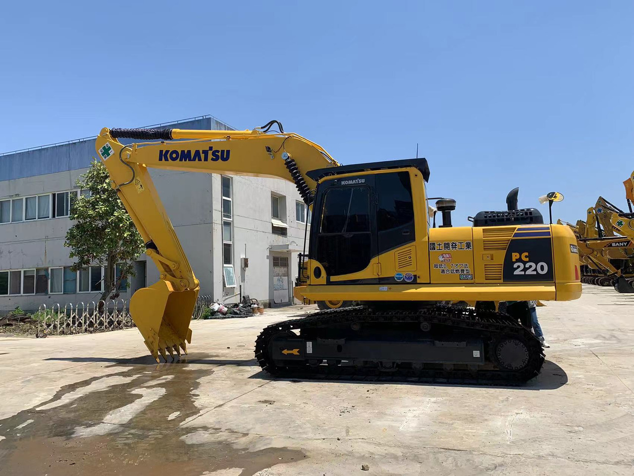 Komatsu Excavator PC220 Good Condition 22 ton Digger - Pelle sur chenille: photos 1 Komatsu Excavator PC220 Good Condition 22 ton Digger - Pelle sur chenille: photos 1
